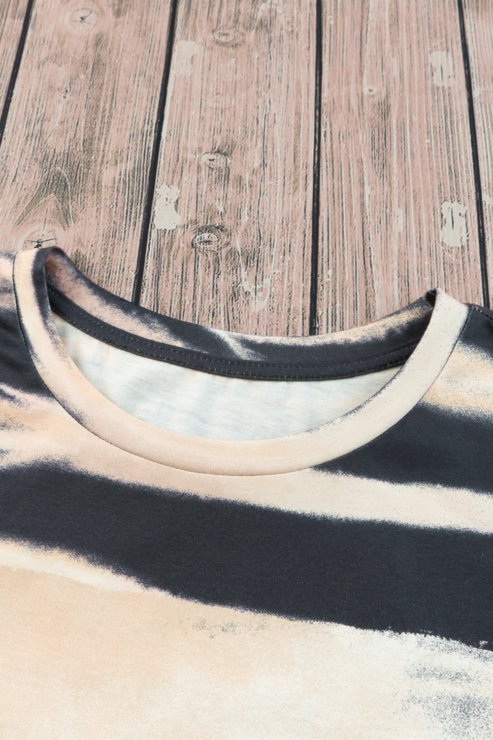 Blank Apparel - T-shirt basique à rayures bleu tie-dye