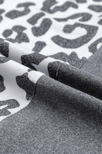 Robe t-shirt à manches courtes et imprimé léopard contrasté avec fentes 