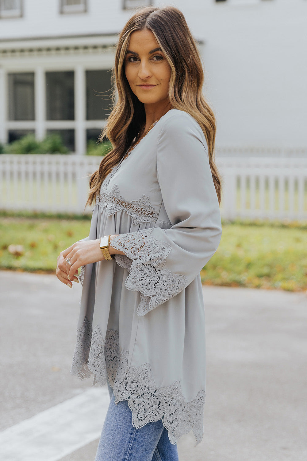 Chemisier à manches cloche et empiècements en crochet