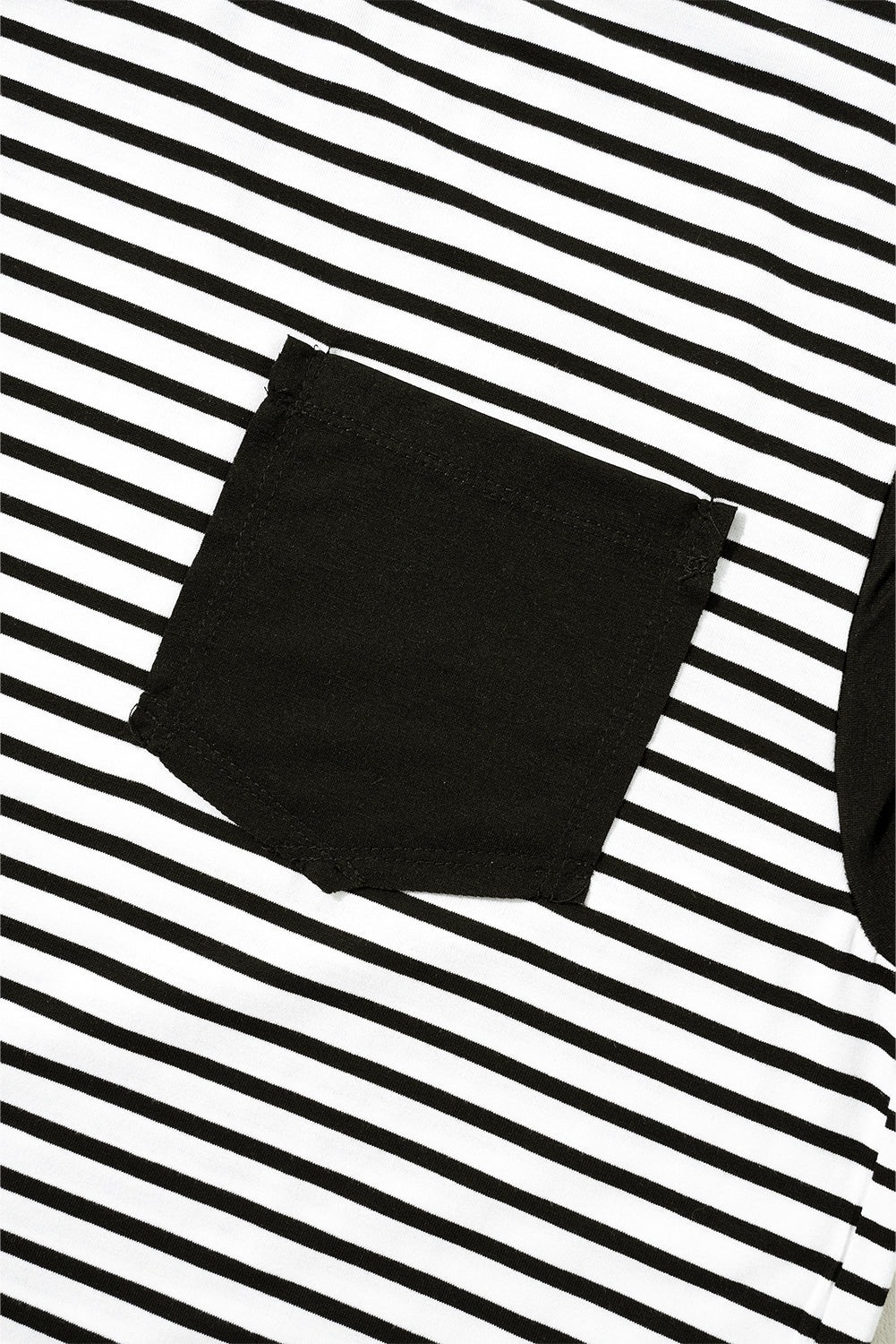 Débardeur noir à rayures et col rond avec poche poitrine
