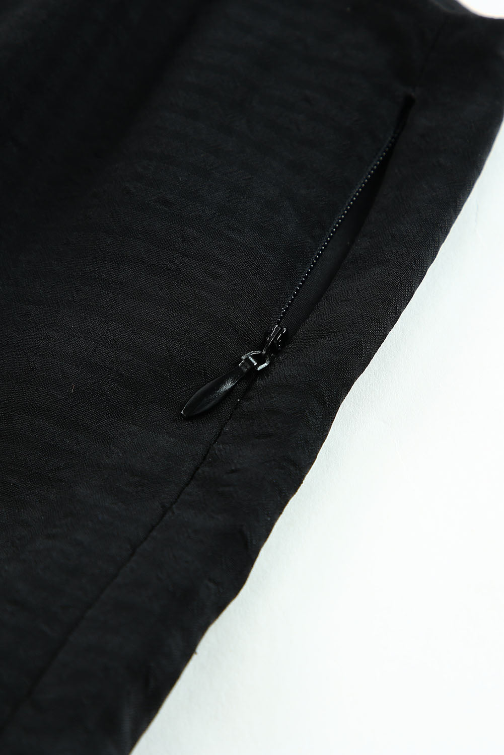 Vestido largo con tirantes finos y espalda con cordones