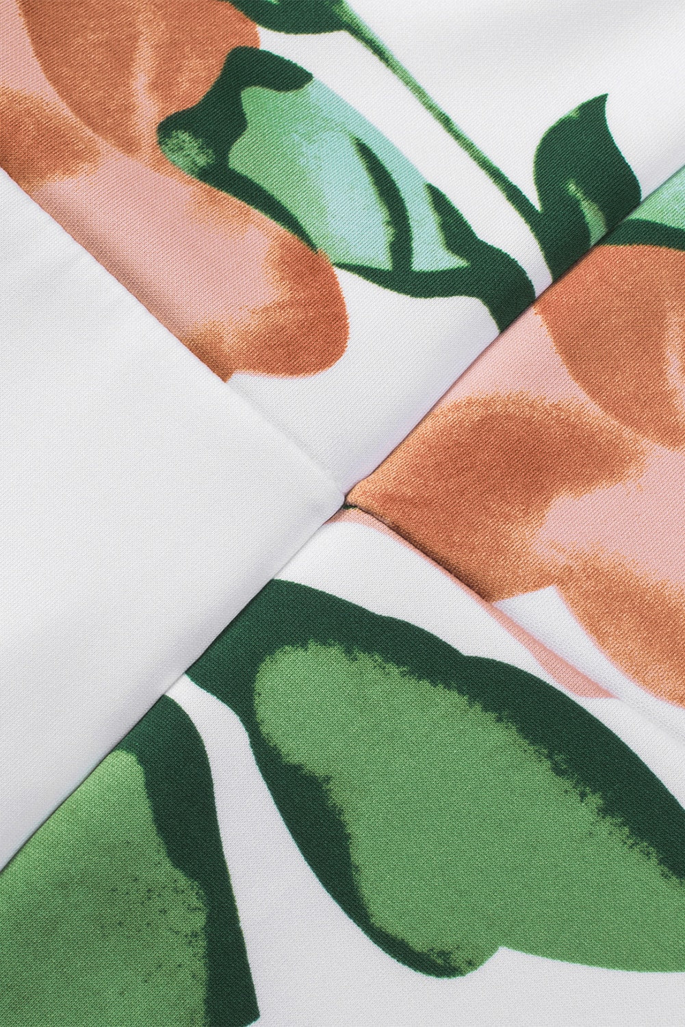 Robe mi-longue moulante fendue à épaules dénudées et imprimé floral bleu foncé