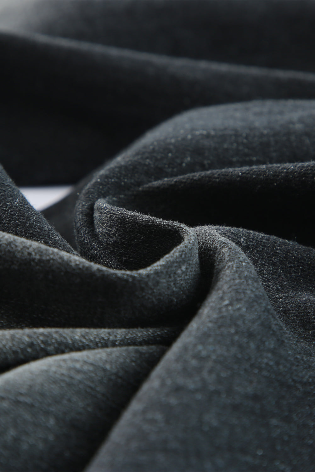 Joggers de mezclilla desgastados con bolsillos