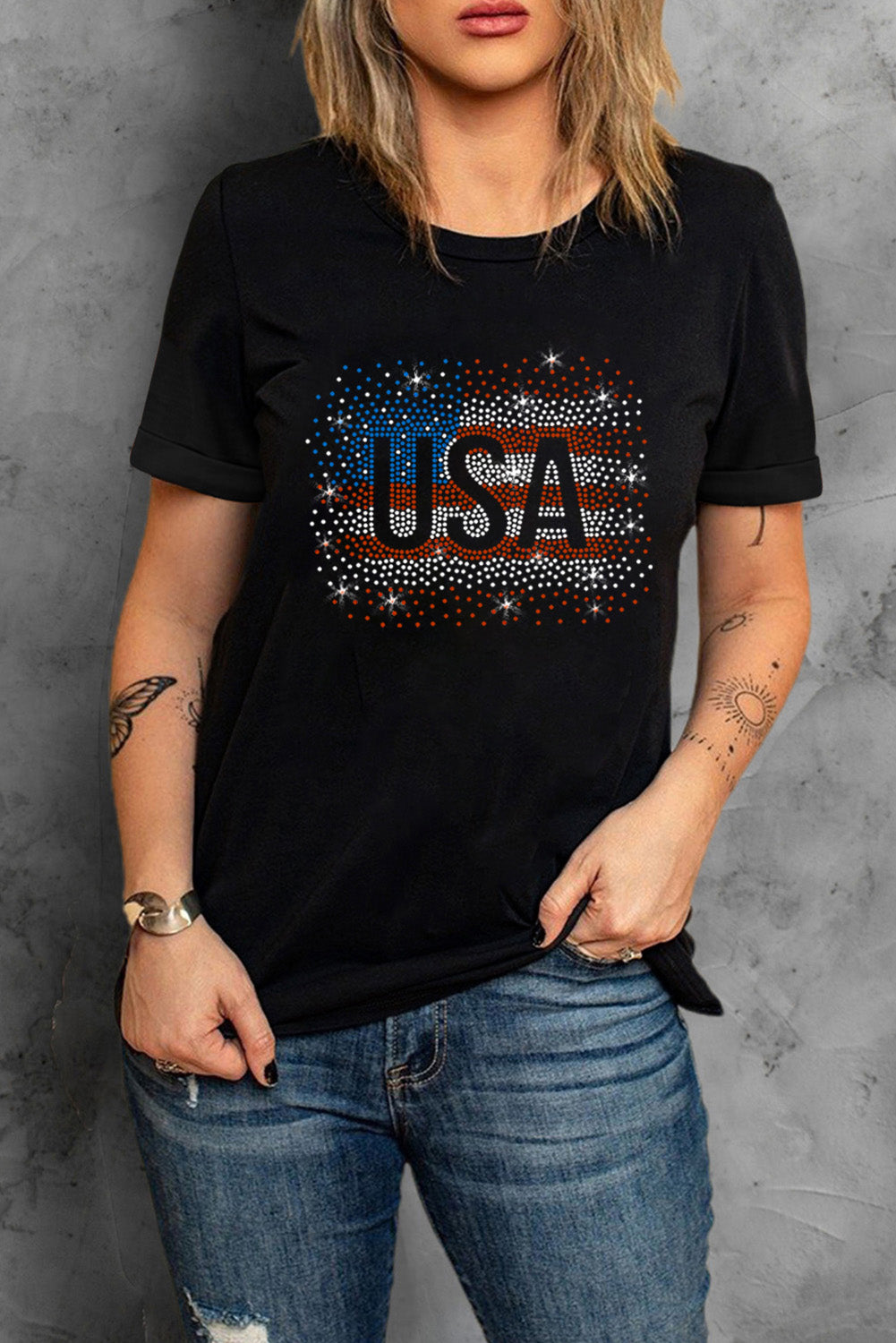 T-shirt graphique noir avec strass et drapeau américain