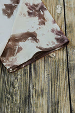 Ropa en blanco marrón: top de manga corta con estampado tie-dye blanqueado