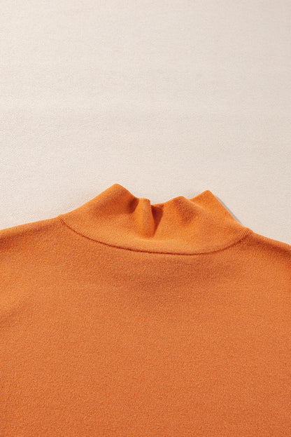 Pull slim à col montant et bords contrastés de couleur jaune paille