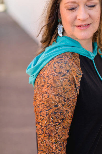 Sudadera con capucha de talla grande con bloques de color y estampado occidental