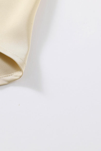 Blusa elegante de manga larga con cuello vuelto negro