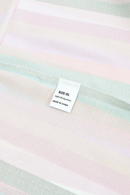 Top de manga japonesa con volantes escalonados y rayas multicolor