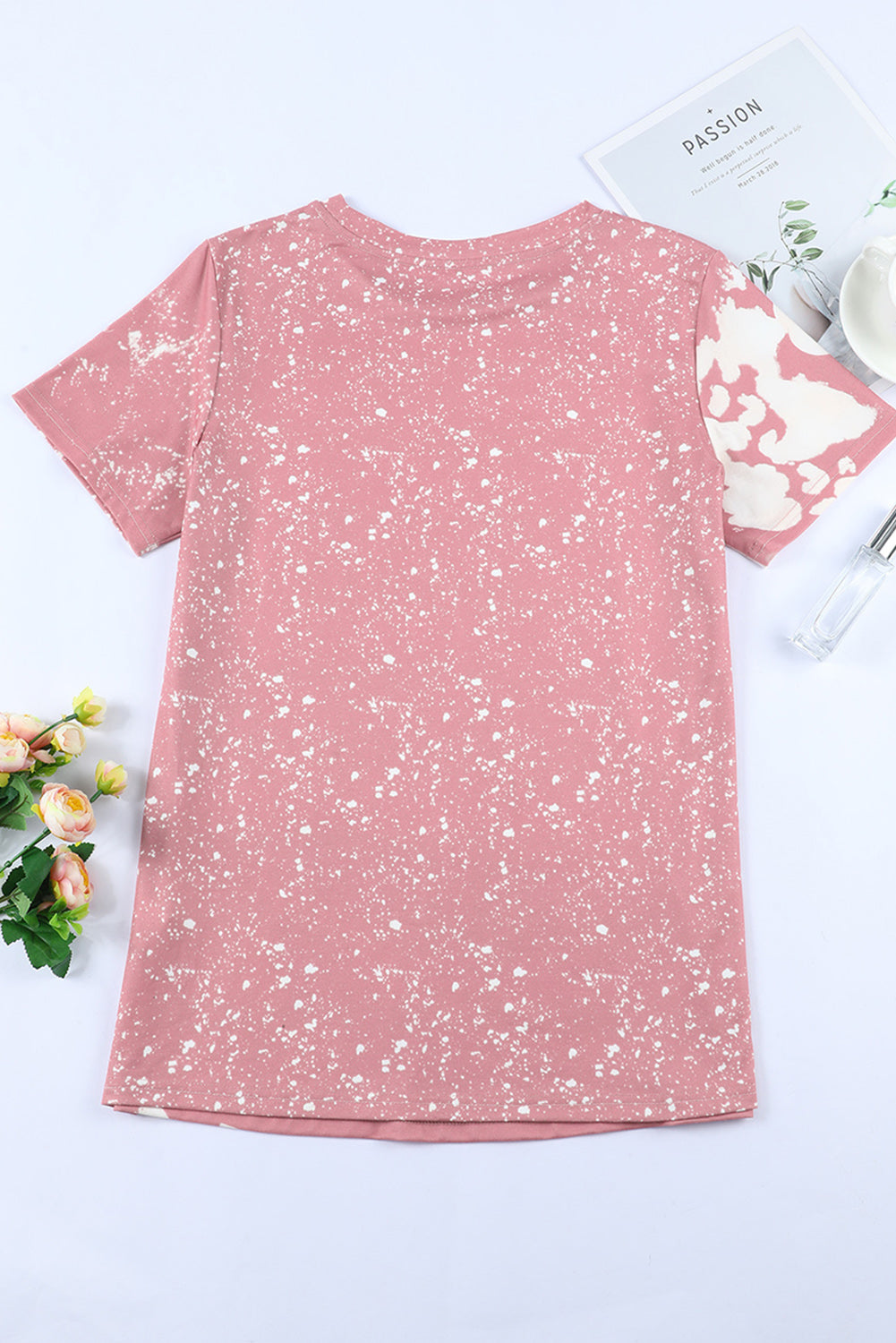 T-shirt graphique à imprimé léopard délavé « Love Always Heart »