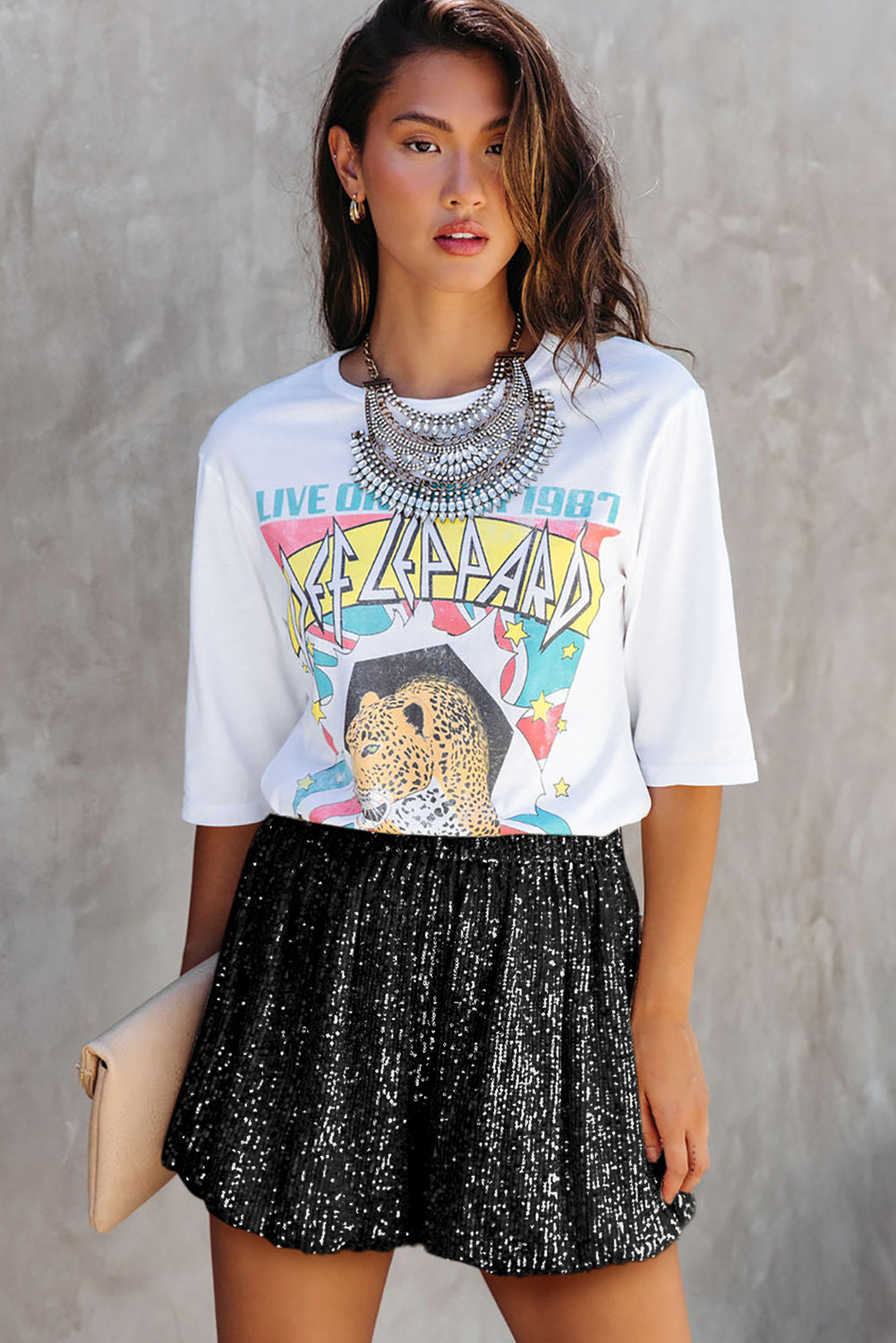 Short décontracté taille haute à jambe droite et paillettes noires