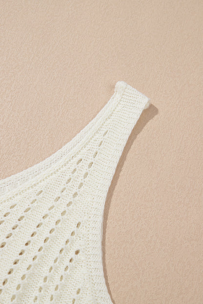 Robe de plage blanche sans manches à col en V et crochet à œillets