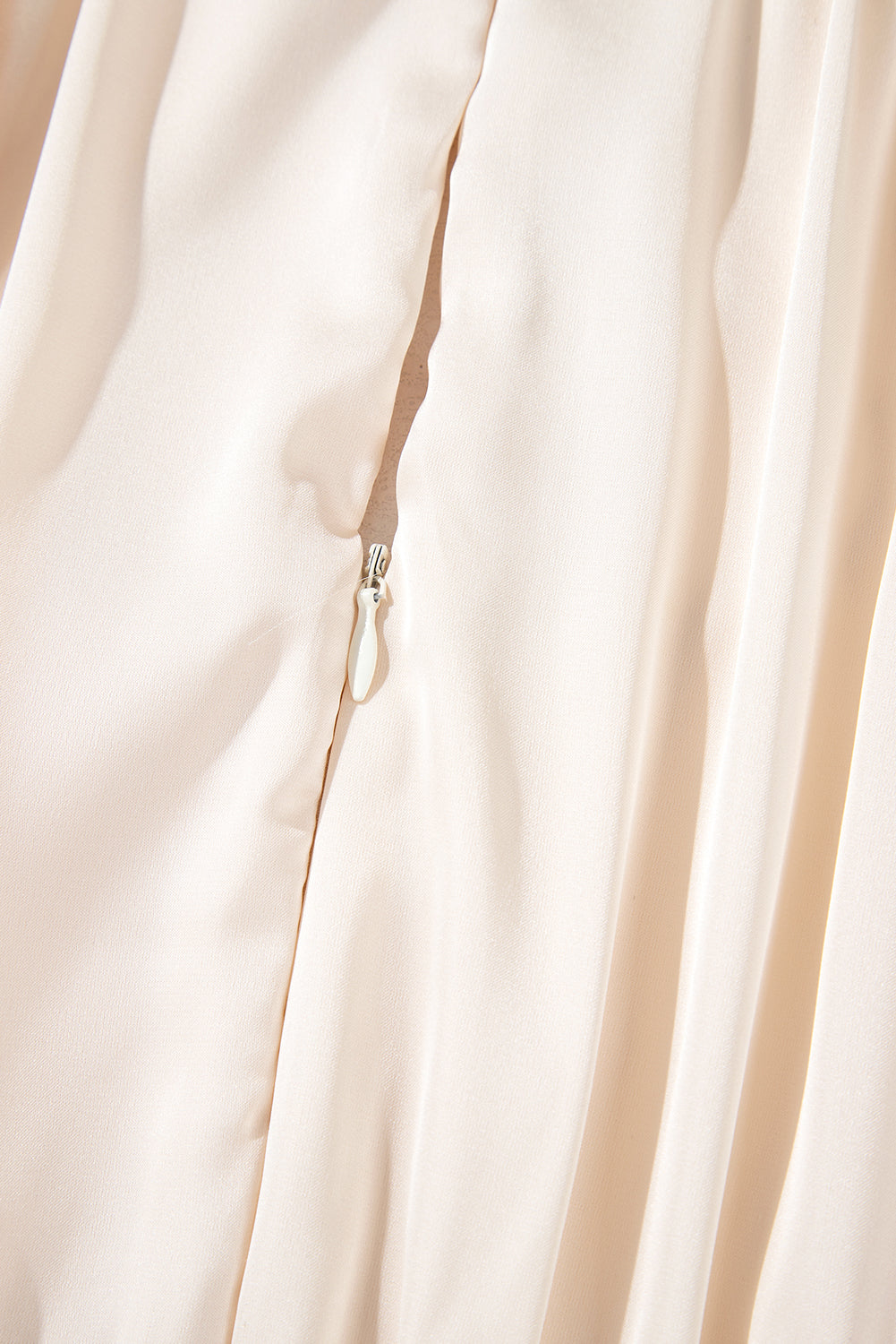 Mini-robe ample à volants superposés et manches bouffantes, couleur abricot