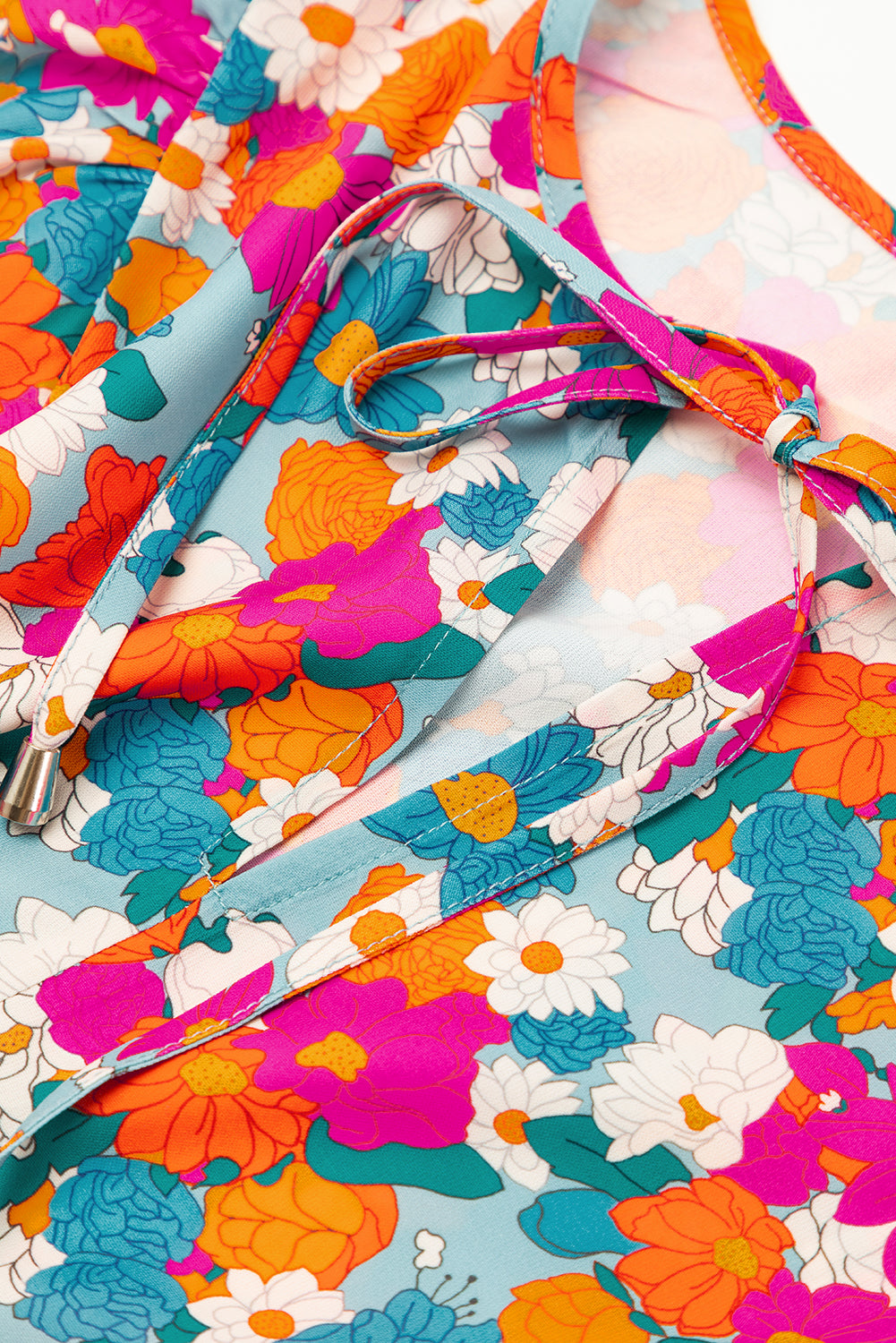 Robe babydoll bleu ciel à imprimé floral, col fendu, manches bouffantes