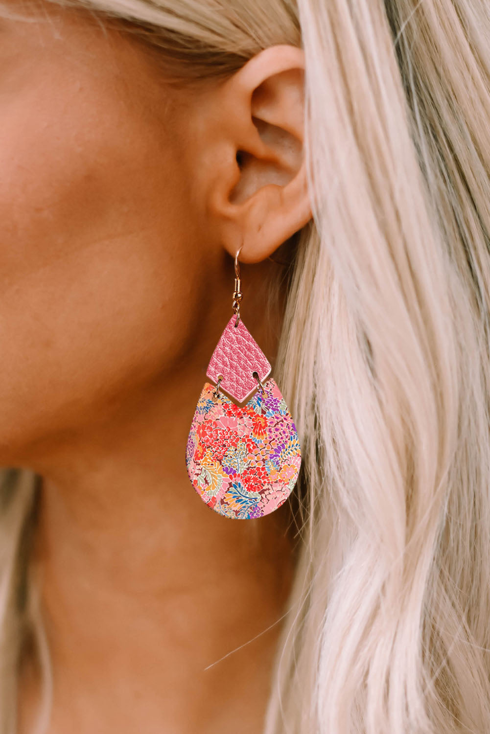 Boucles d'oreilles goutte d'eau en mosaïque florale multicolore vibrante