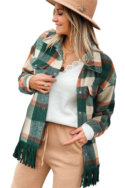 Chaqueta negra con dobladillo con flecos y bolsillo con botones a presión a cuadros 