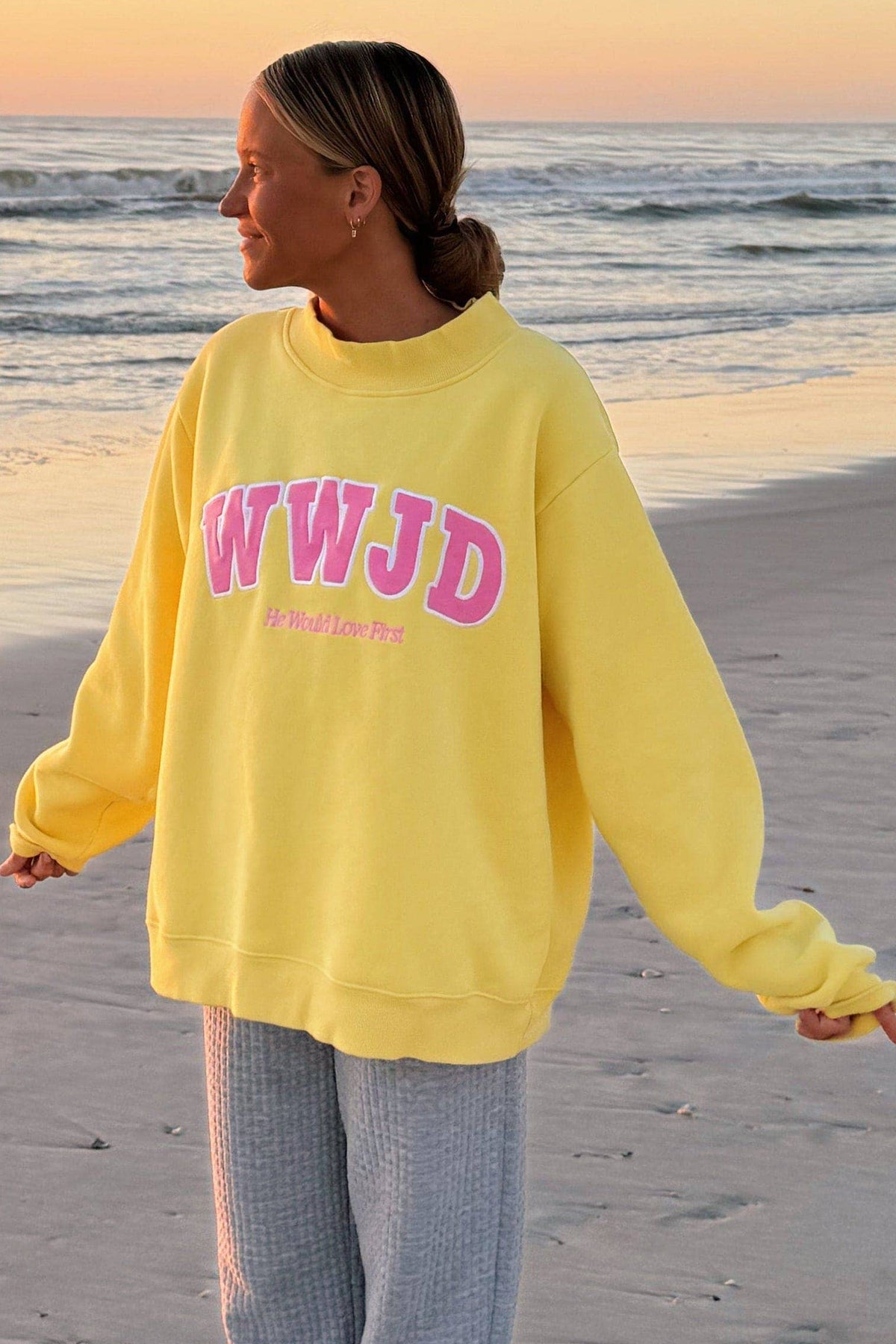 Yellow WWJD Embroidered Trim Slogan Graphic Crewneck Pullover Sweatshirt