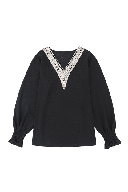 Chemisier à manches courtes et col en V avec bordure en dentelle