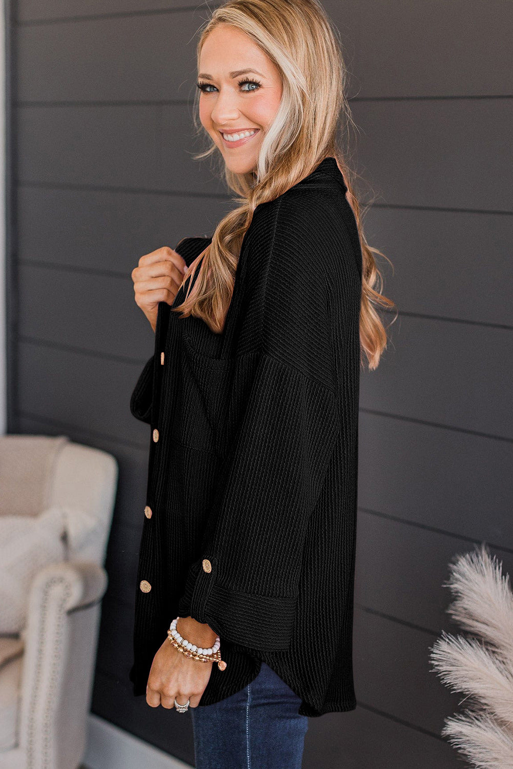 Sobrecamisa con cordón acanalado y mangas con lengüeta enrollable