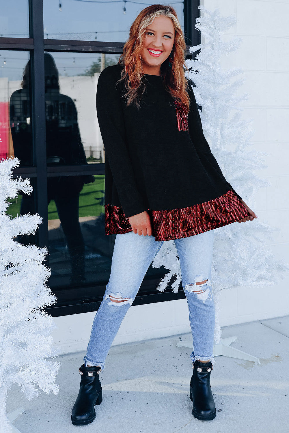 Top con dobladillo con volante y bolsillo de parche de lentejuelas