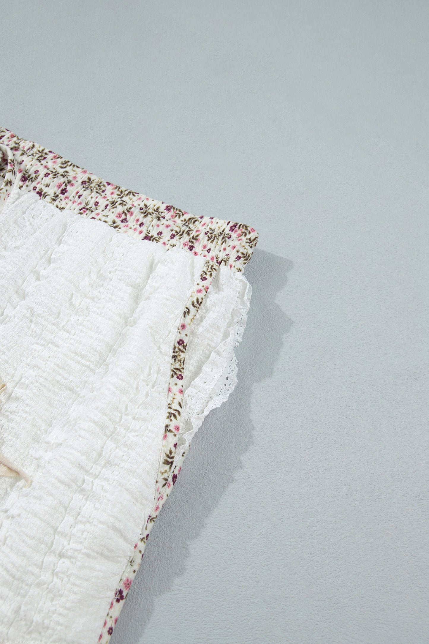 White Textured Lace Detail Floral Star Patch Drawstring Casual Shorts