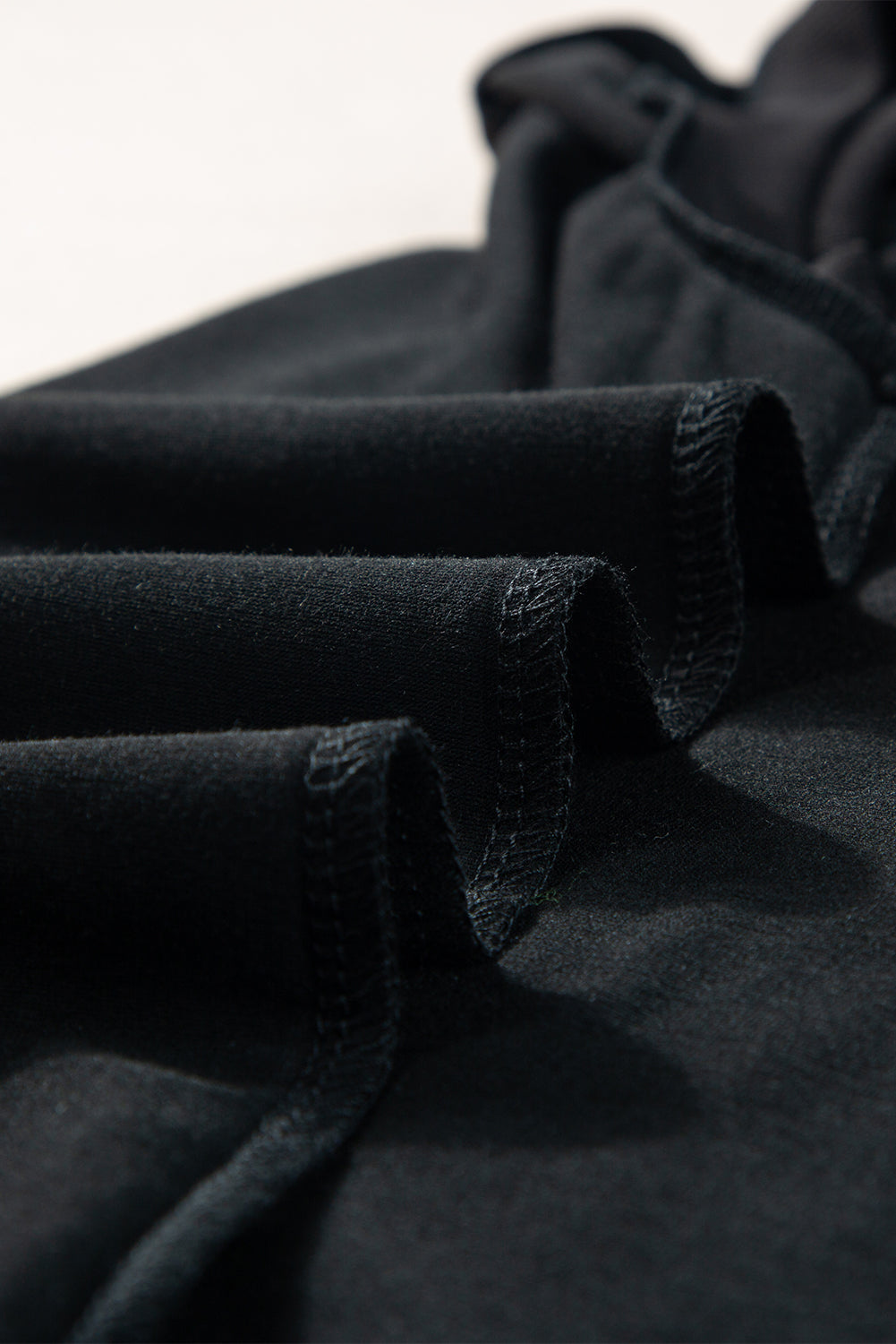 Débardeur noir côtelé à col en V