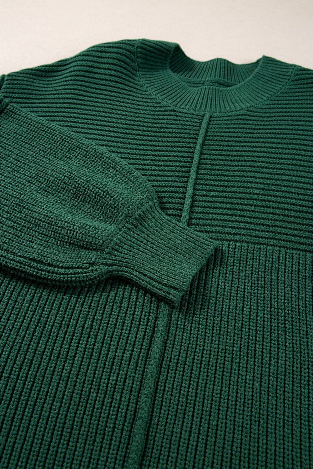 Pull ras du cou à manches lanternes en tricot texturé vert noirâtre