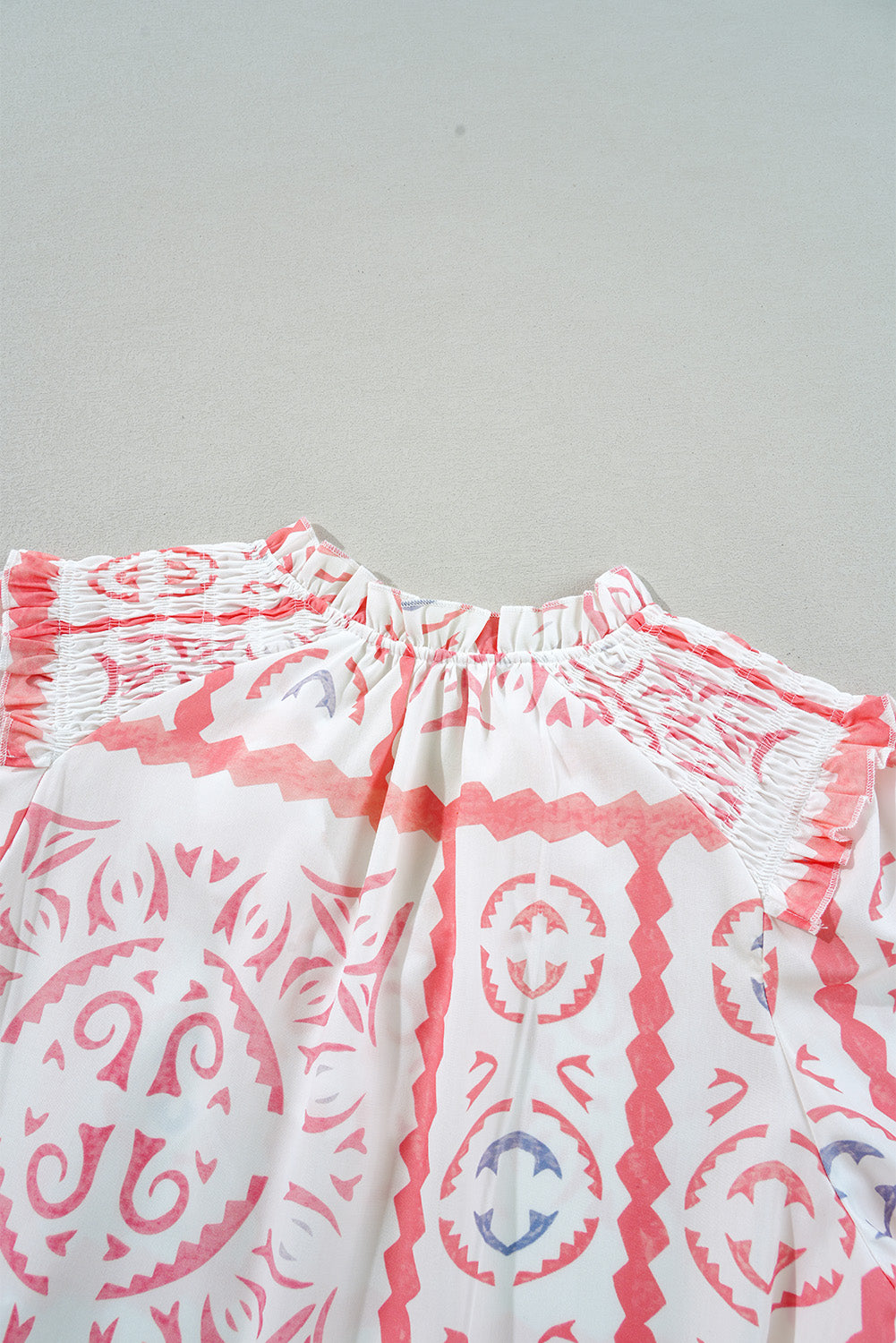 Chemisier à manches bouffantes et col poète smocké imprimé vintage fleur du désert