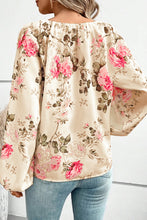 Blusa con cuello en V y manga farol con estampado floral en beige 