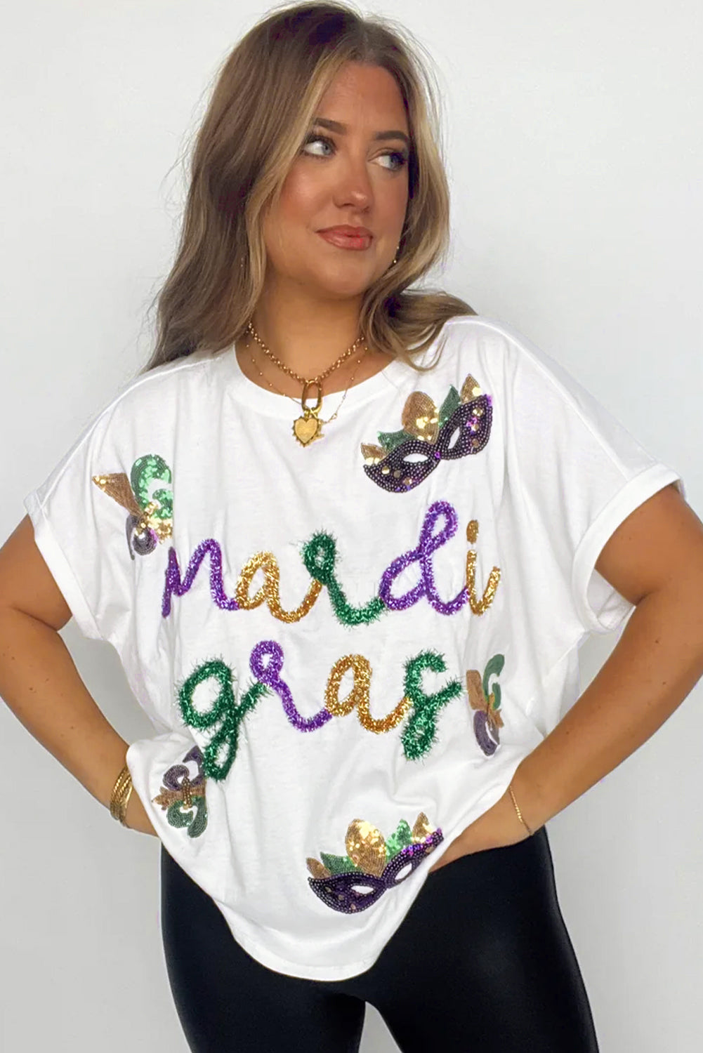 T-shirt blanc à paillettes et motif Mardi Gras