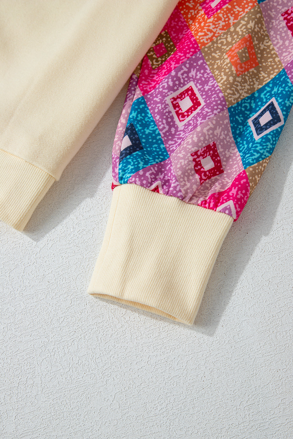 Haut à manches longues et col rond, imprimé géométrique patchwork, abricot