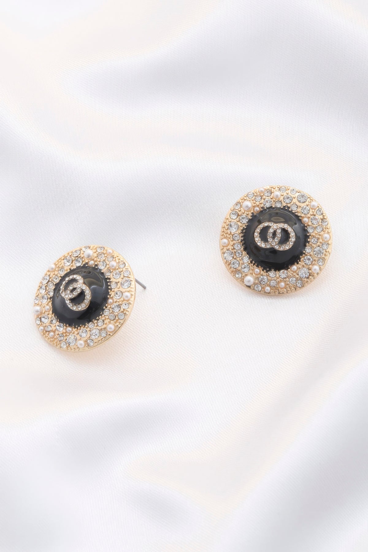 Double Circle Round Metal Earring – alternate view