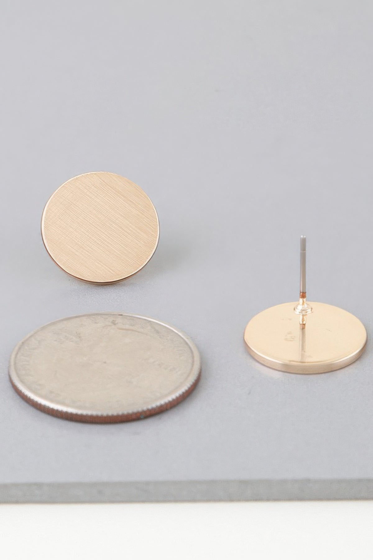 Matte Abstract Disc Earrings – Gold – alternate view