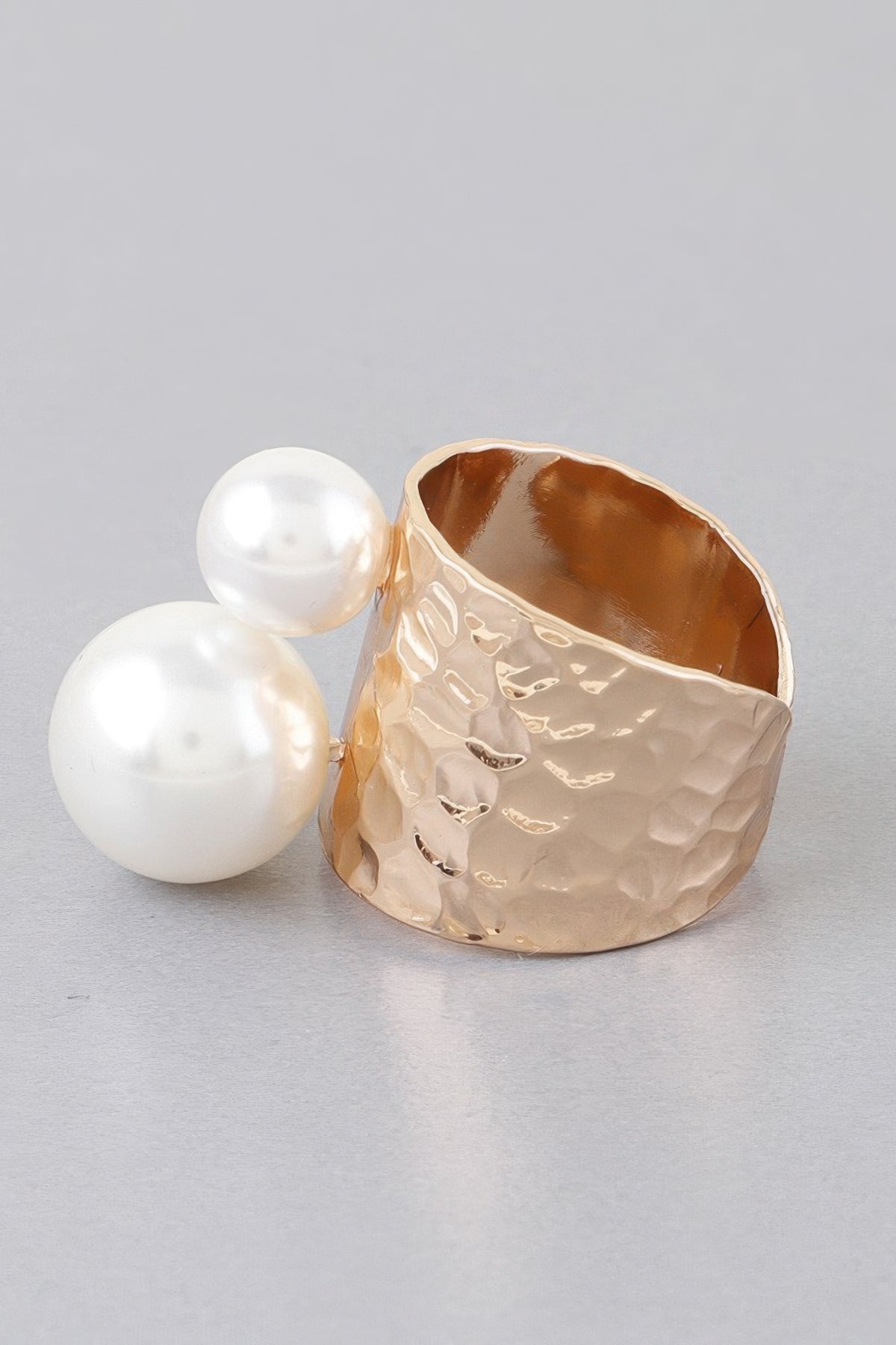 Hammered Twin Pearl Ring – Gold Cream – alternate view