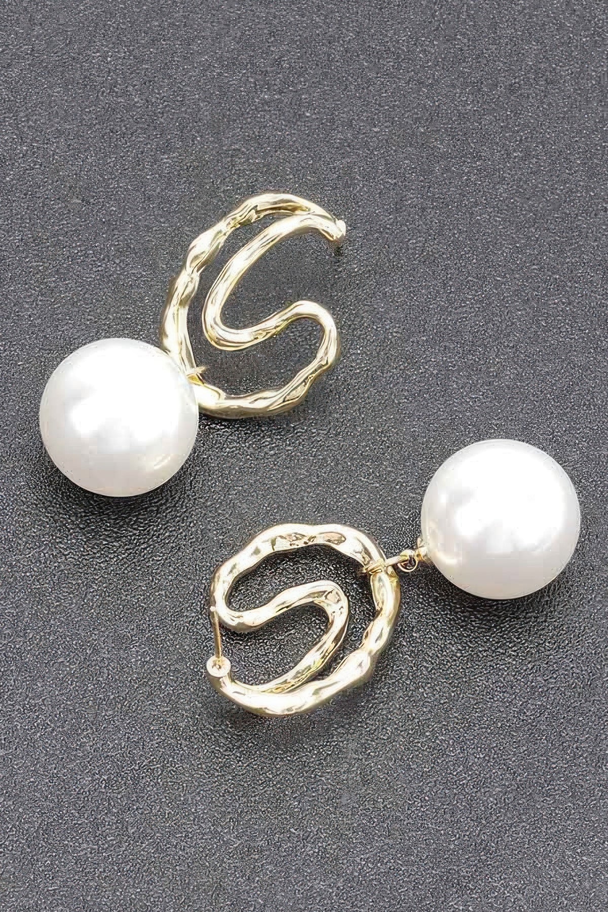 Faux Pearl Metal Earring – alternate view