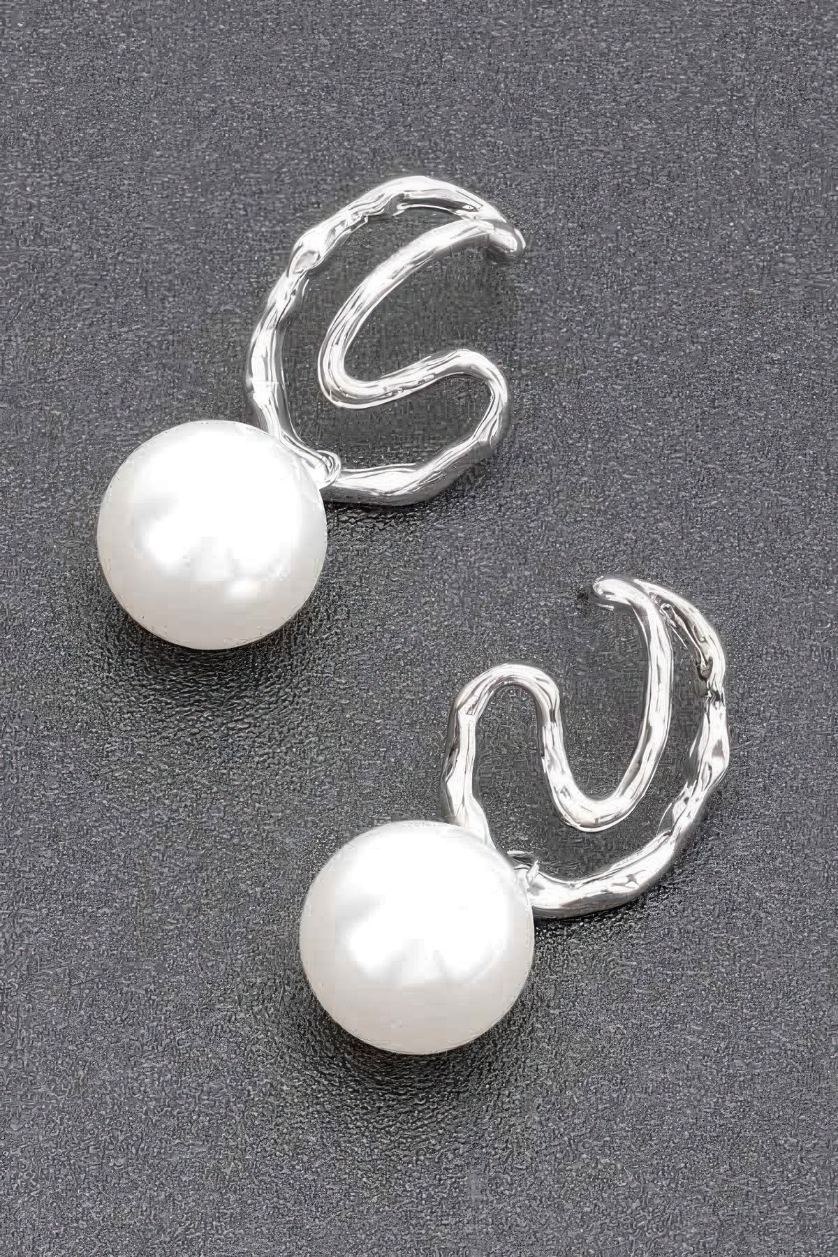 Faux Pearl Metal Earring – alternate view