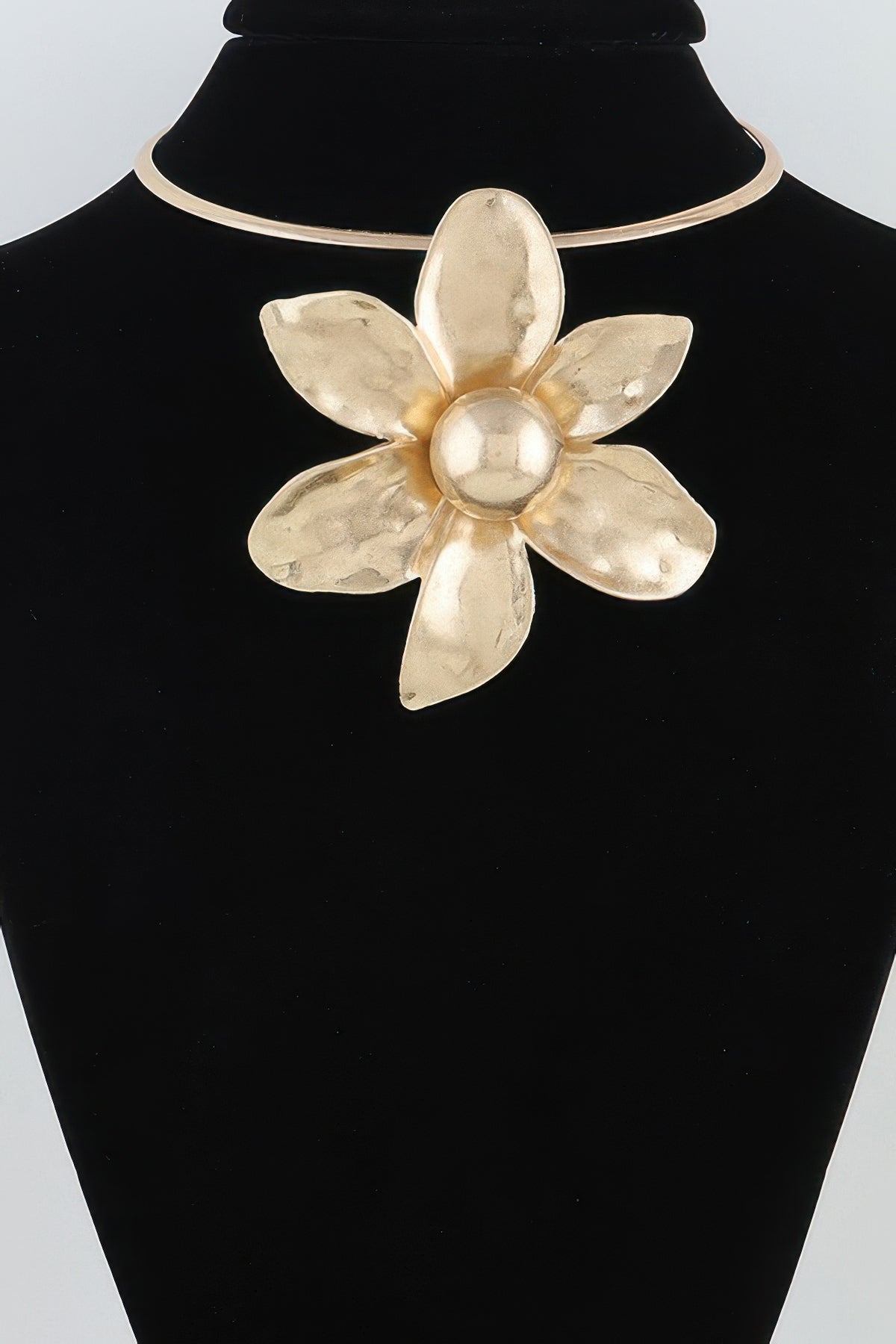 Hammered Flower Choker Necklace