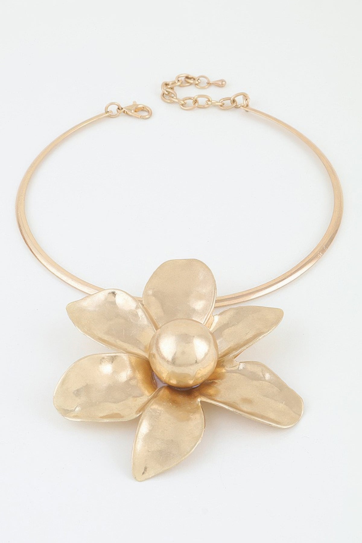 Hammered Flower Choker Necklace