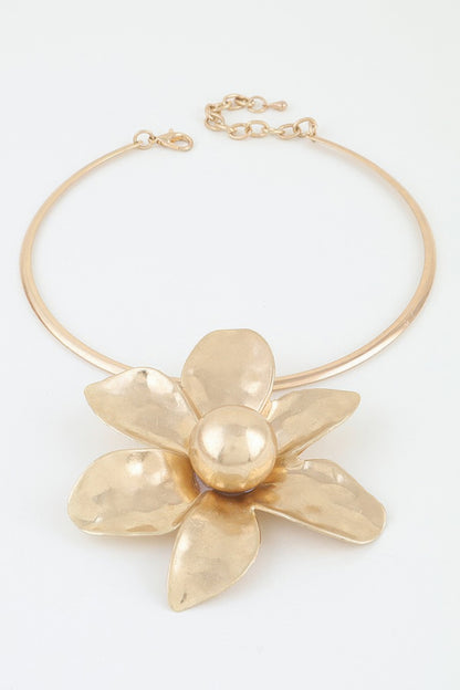 Hammered Flower Choker Necklace