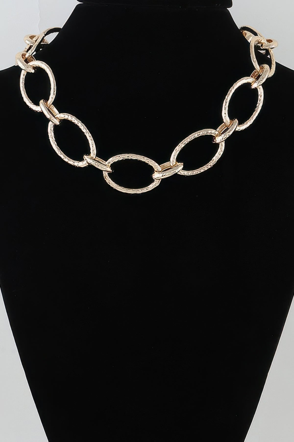 Indented Hoop Chain Statement Necklace