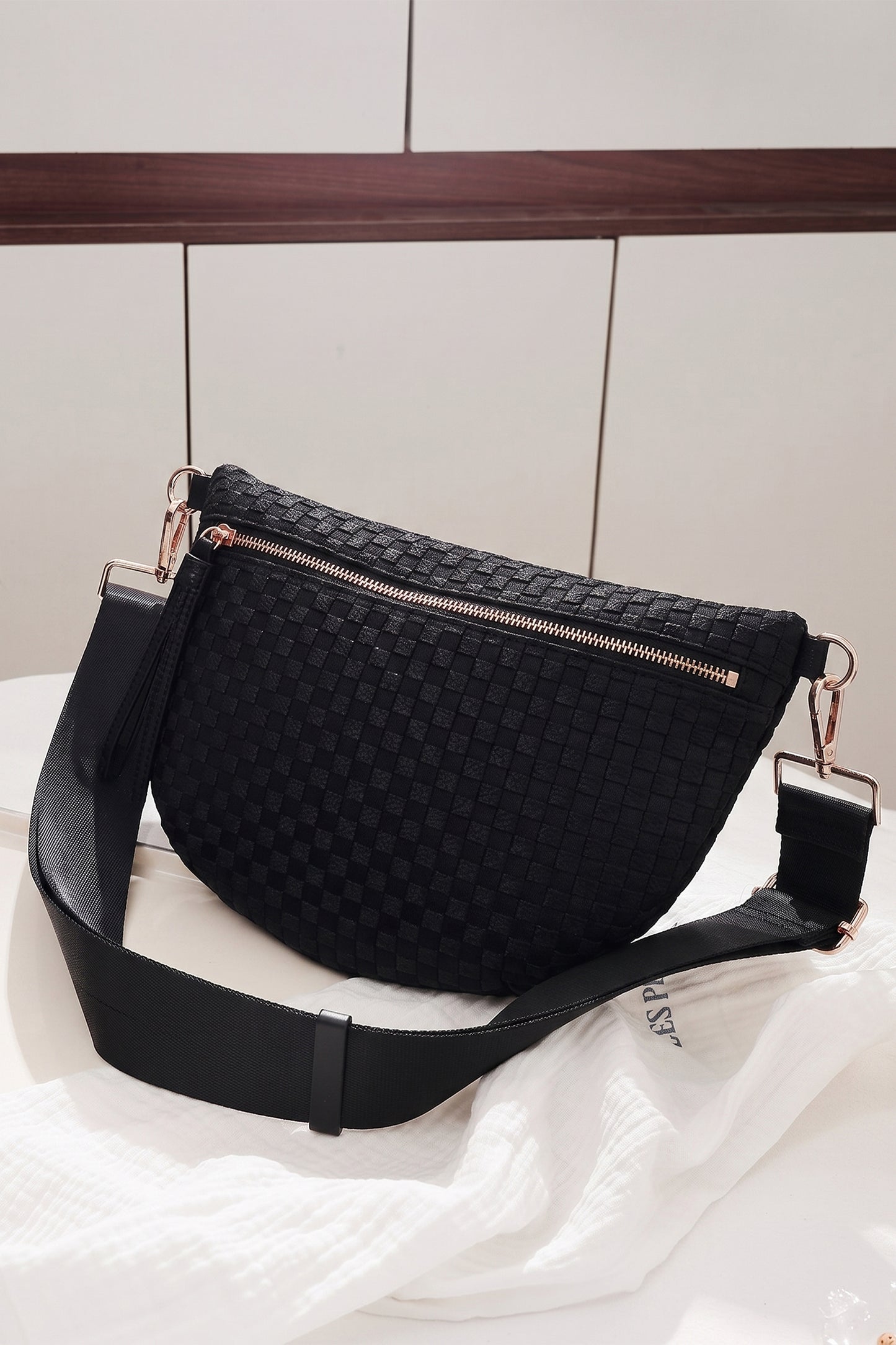 Color black Checkered Woven PU Leather Crossbody Bag Adjustable Strap Large Size