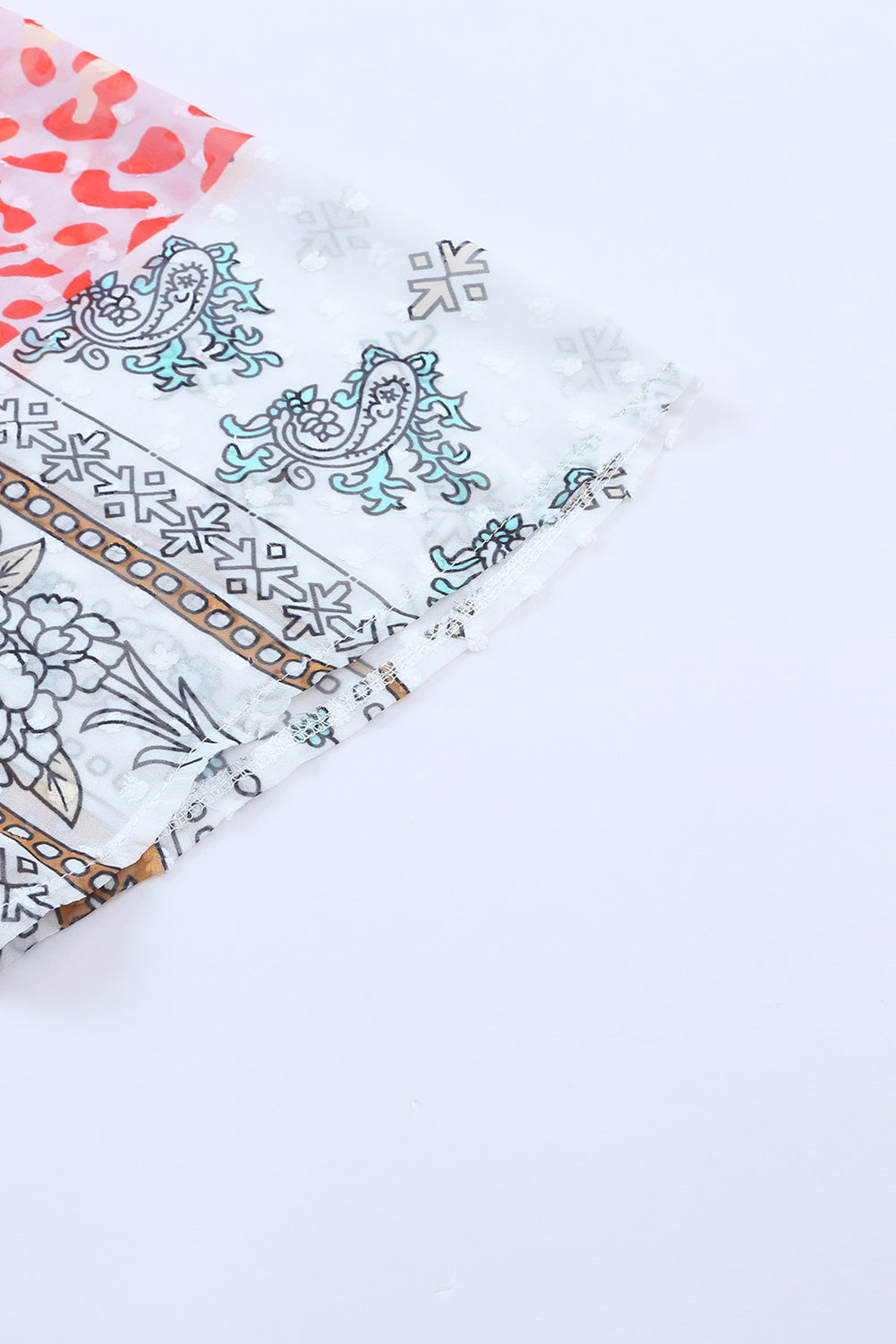 Kimono con manga acampanada y frente abierto con estampado floral 