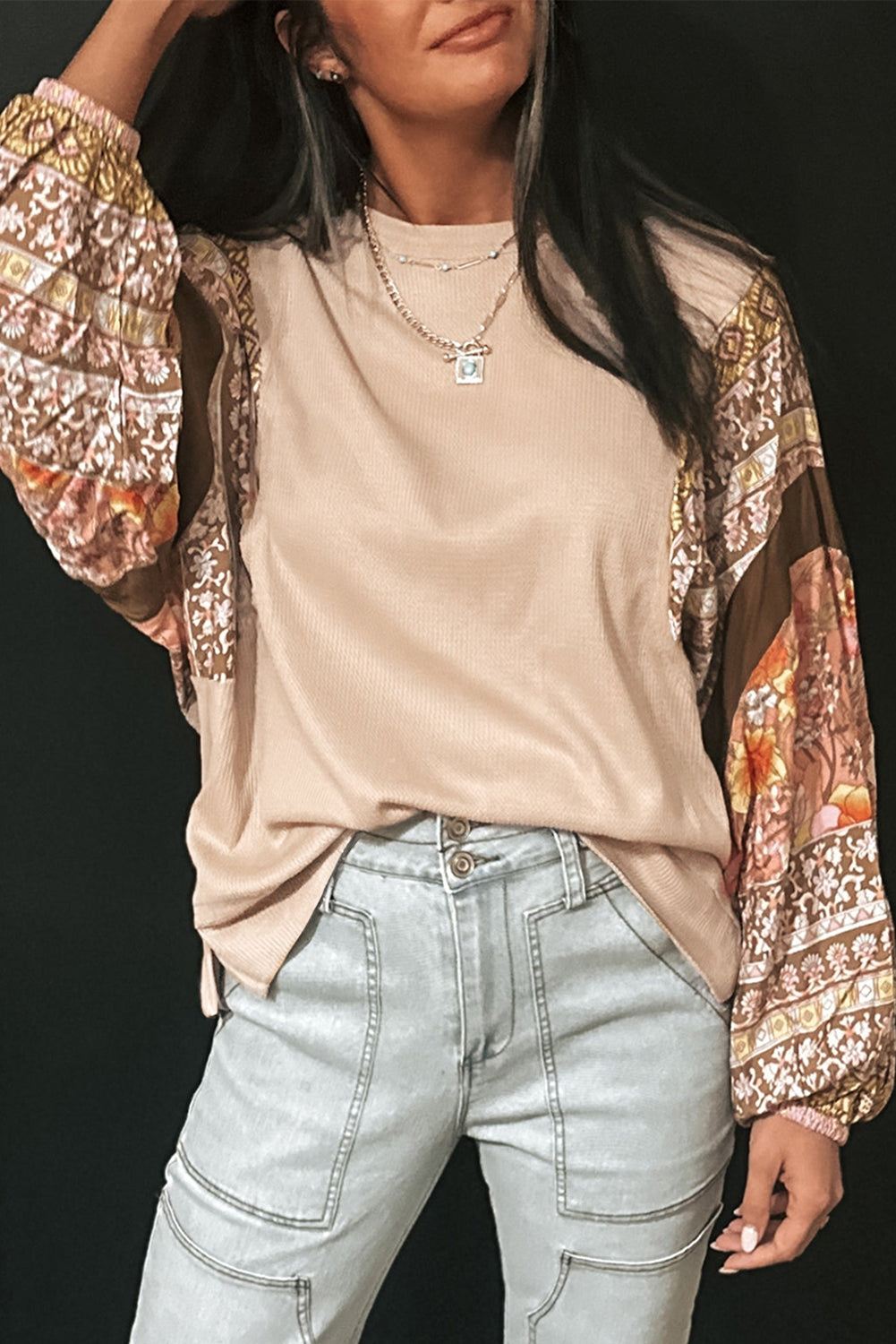 Haut en tricot gaufré à manches bouffantes et patchwork floral contrasté parchemin