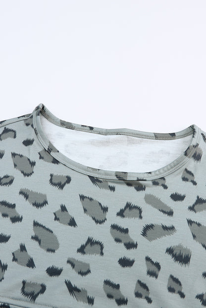 Top holgado de manga larga con costuras y estampado animal marrón