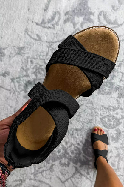 Sandalias de cuña baja con cremallera y tiras cruzadas en beige