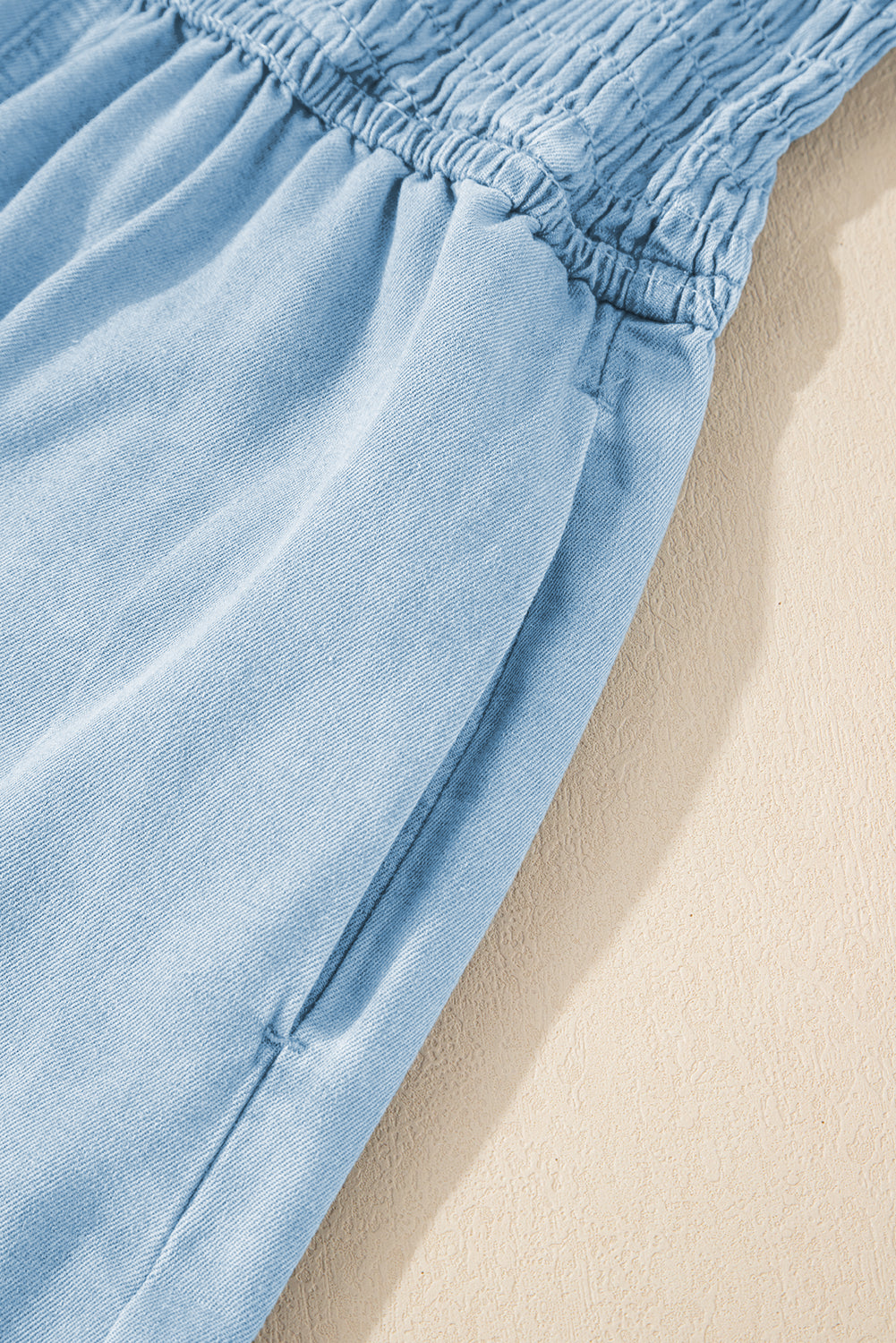 Combinaison en jean smockée à bretelles spaghetti bleu Beau