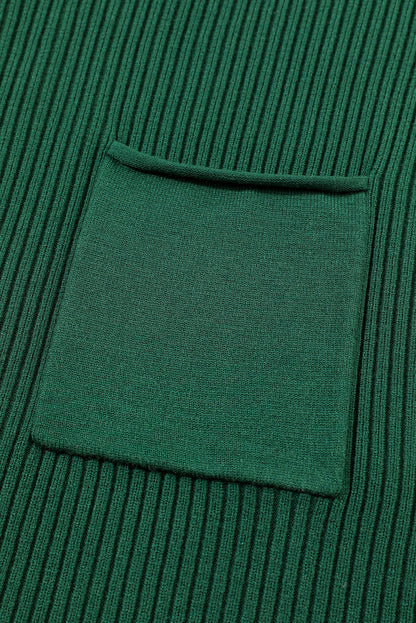 Pull à manches courtes en tricot côtelé vert noirâtre avec poches plaquées