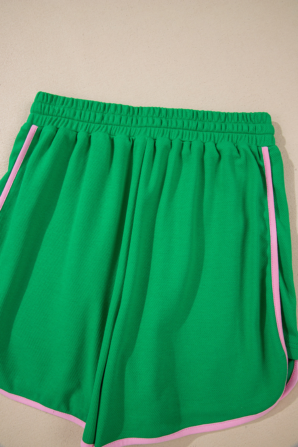 Ensemble t-shirt ras du cou et short texturés bicolores vert vif