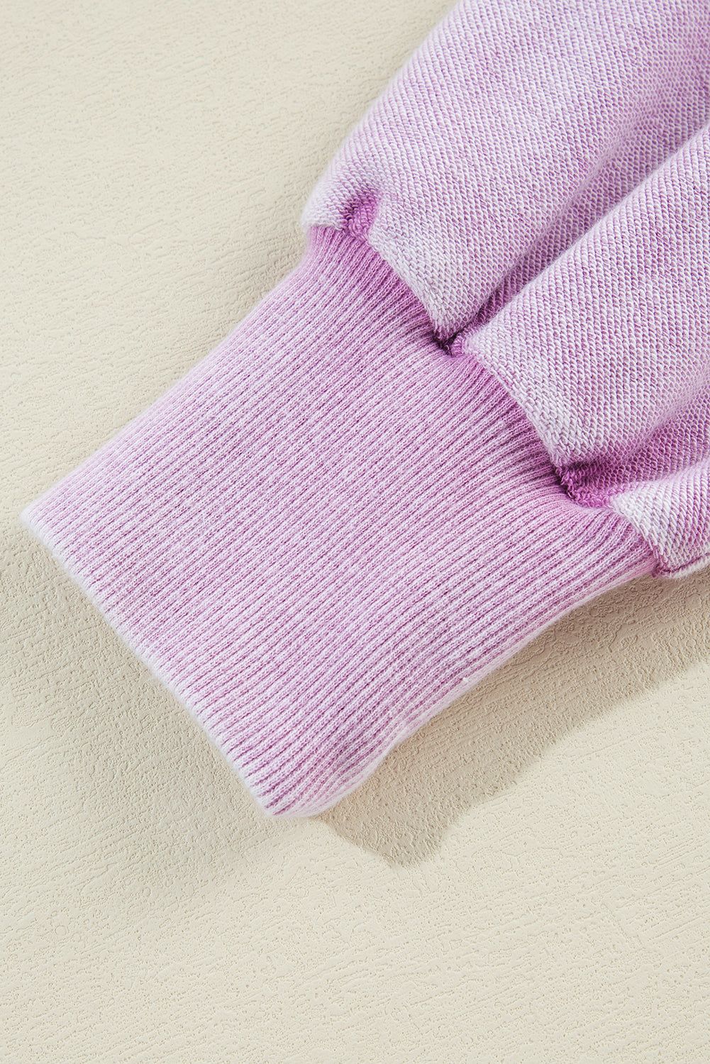 Sweat-shirt à épaules tombantes et délavé minéral aux pétales d'orchidée