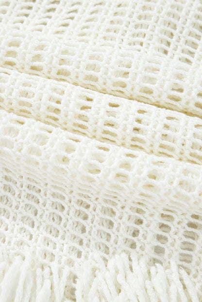 Cache-maillot de plage blanc en résille crochetée avec bords frangés et col en V